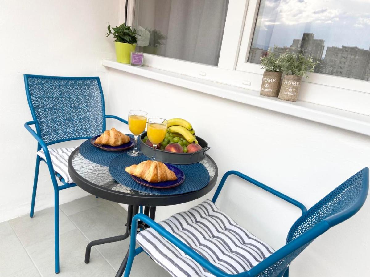 Sunny Apartment In Rijeka Exterior foto