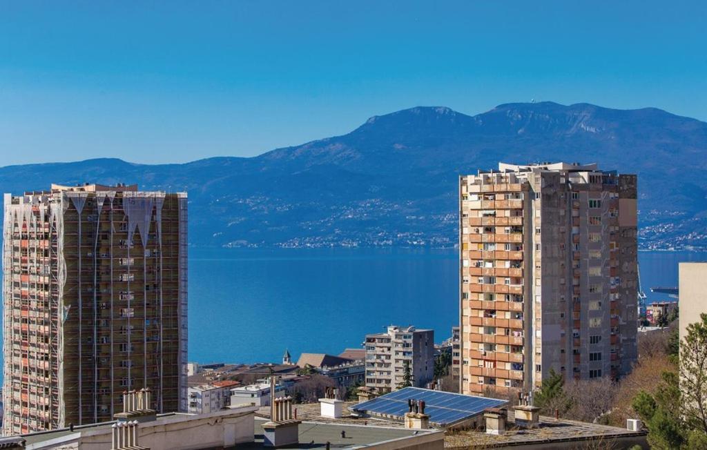 Sunny Apartment In Rijeka Exterior foto